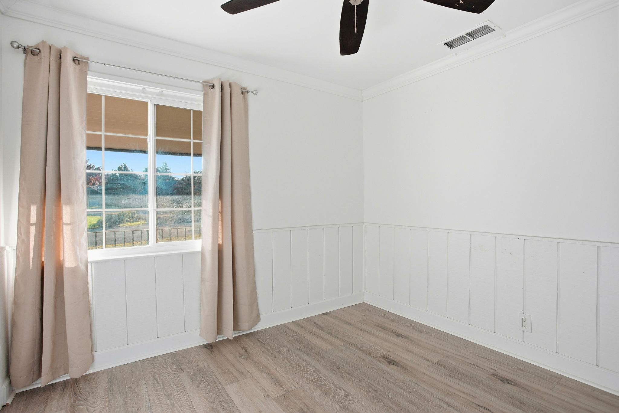 016_F8_3801 Woodcrest Rd