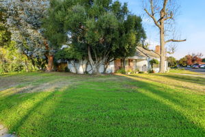 004_F8_3801 Woodcrest Rd