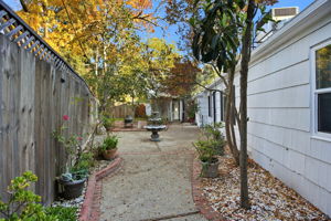 037_F8_3801 Woodcrest Rd