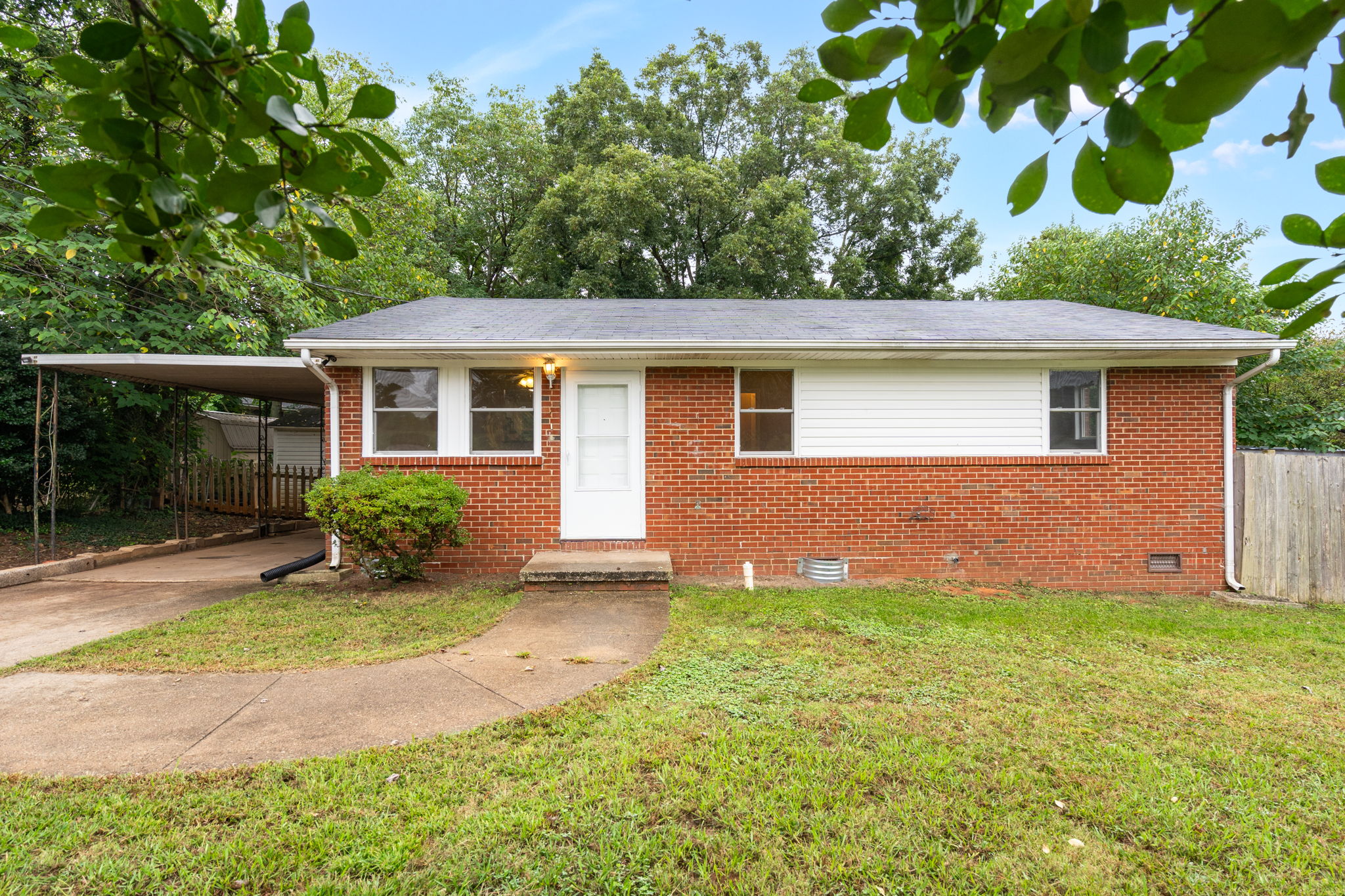 3803 Halifax Rd-1