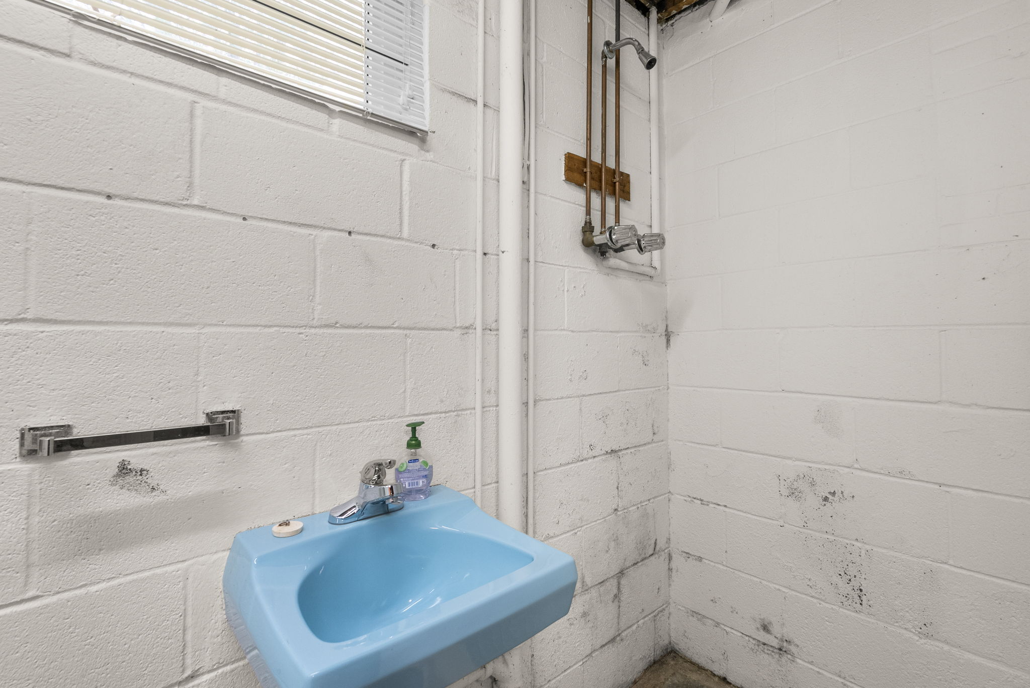 Lower Level 2 Full Bath