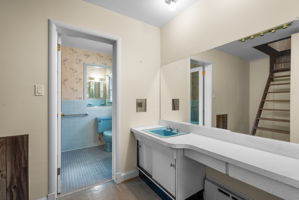 Primary Dressing Area