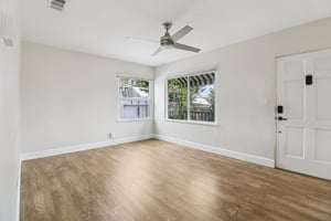 Chamoune Ave-S2312-021.jpg
