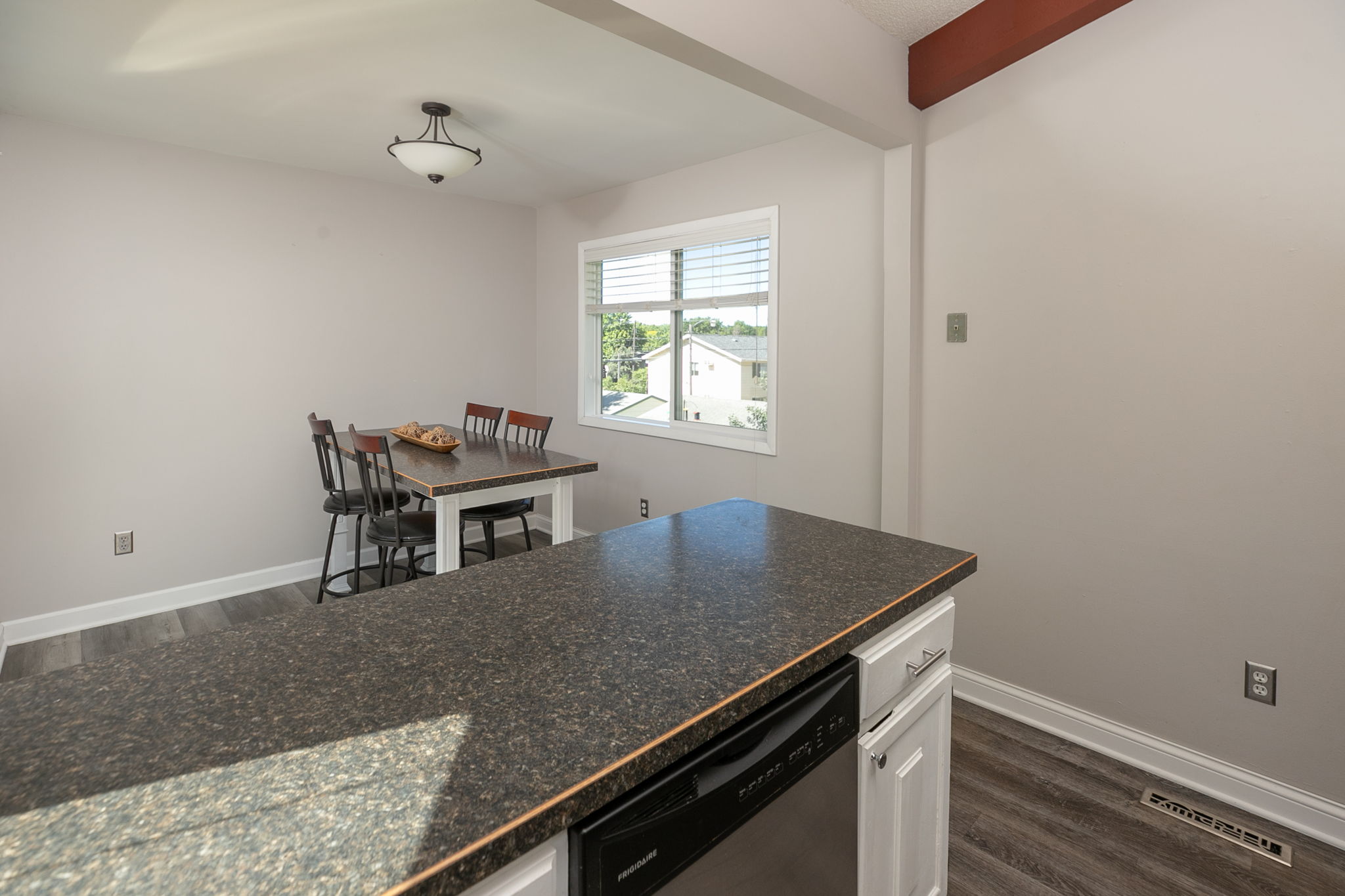 16-Kitchen