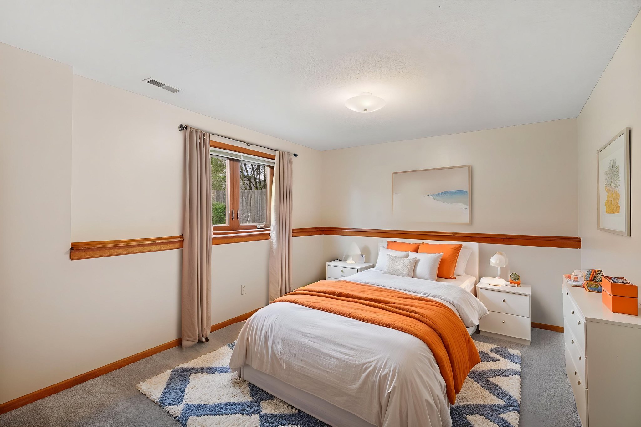 DSC07290 virtually staged.jpeg