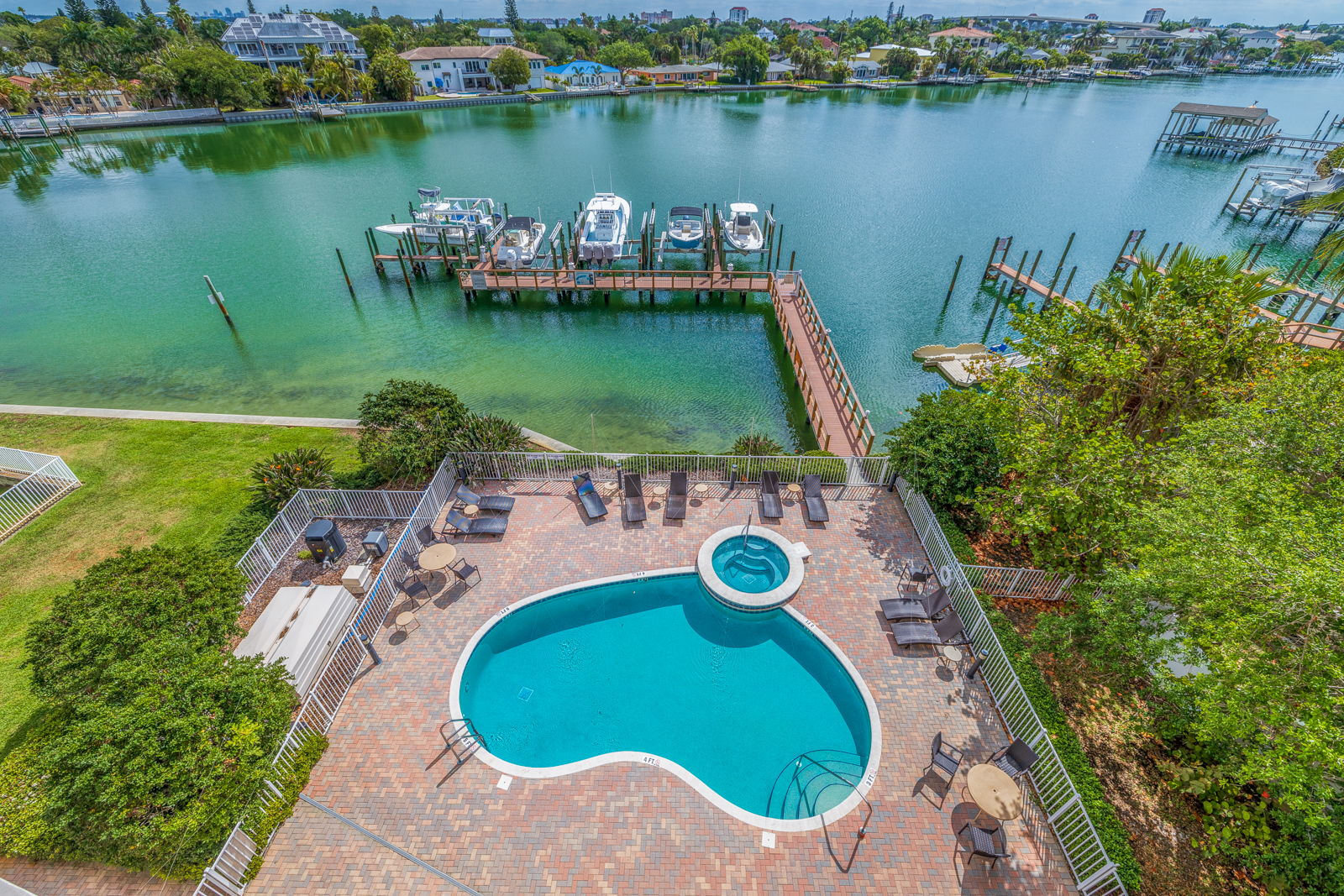 AB3_3805 Gulf Blvd-72