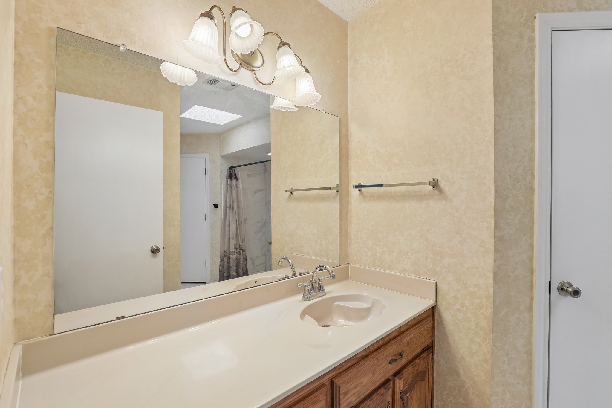 Sunhill Dr-S2808-023.jpg