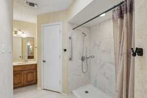 Sunhill Dr-S2808-024.jpg