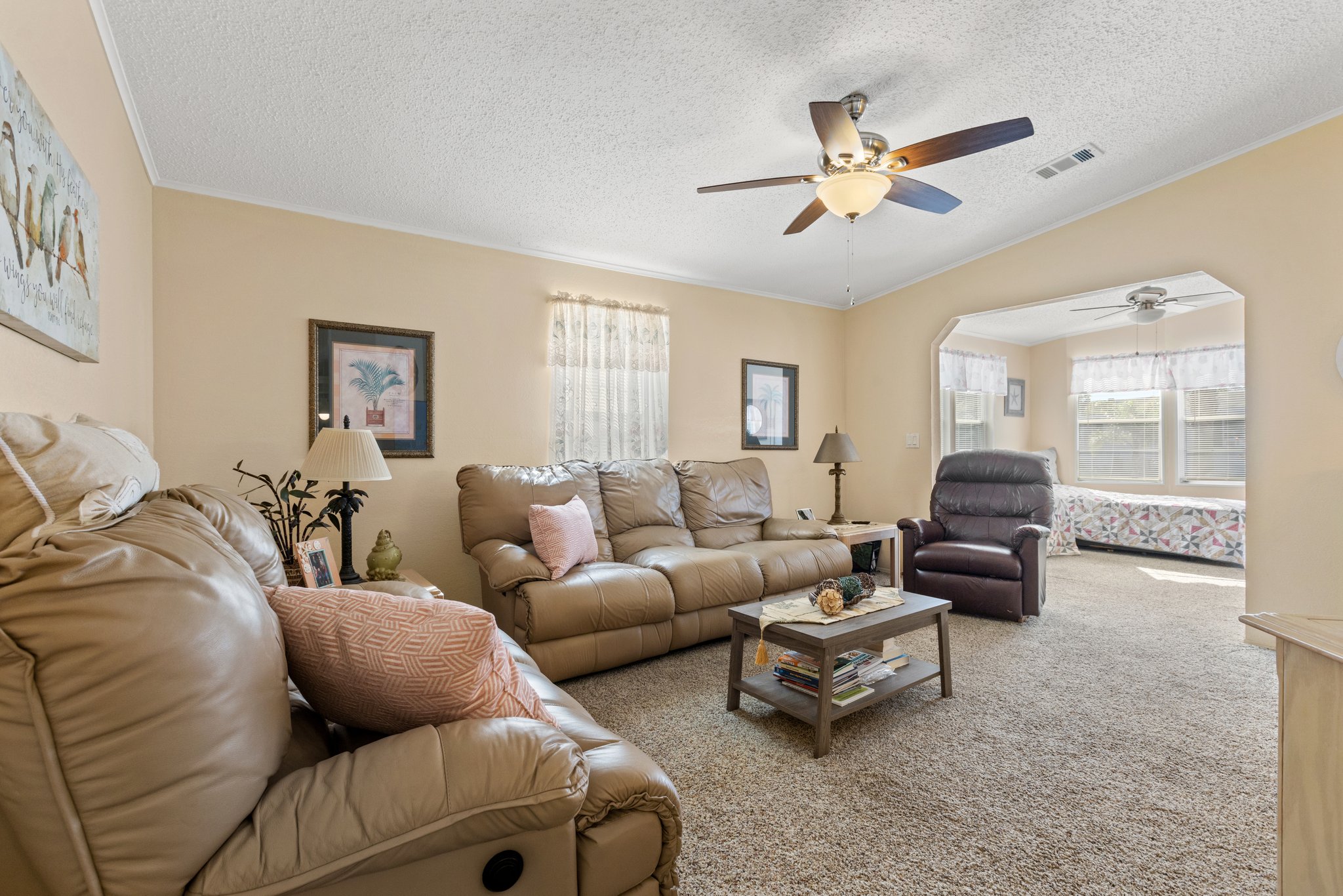 38052 Lawanda Loop, Zephyrhills, FL 33542 Huvr Imaging