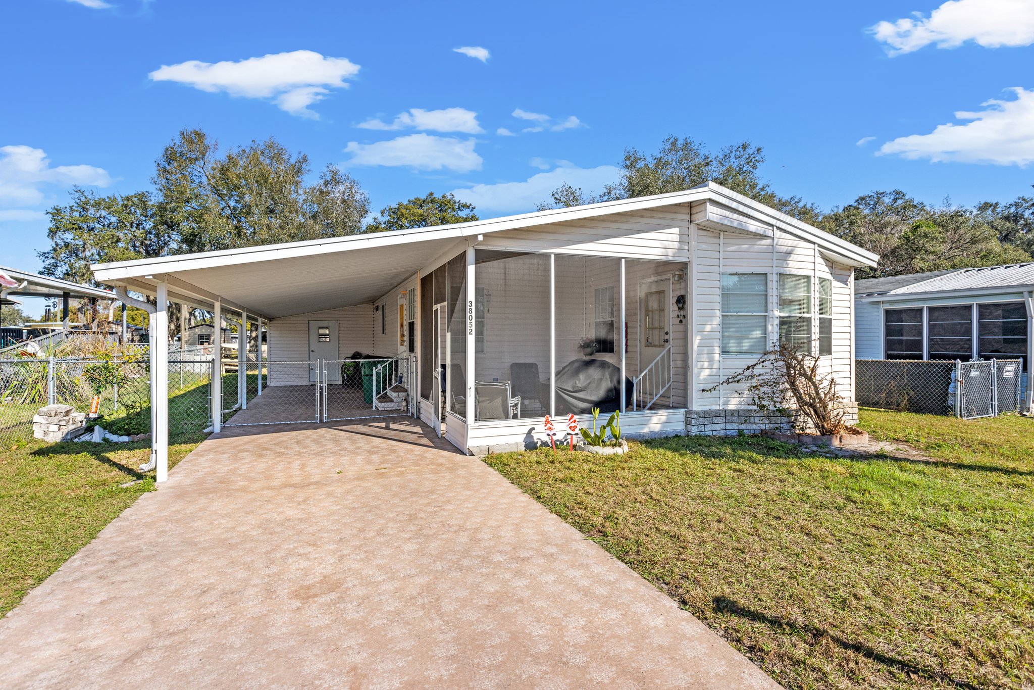 38052 Lawanda Loop, Zephyrhills, FL 33542 Huvr Imaging