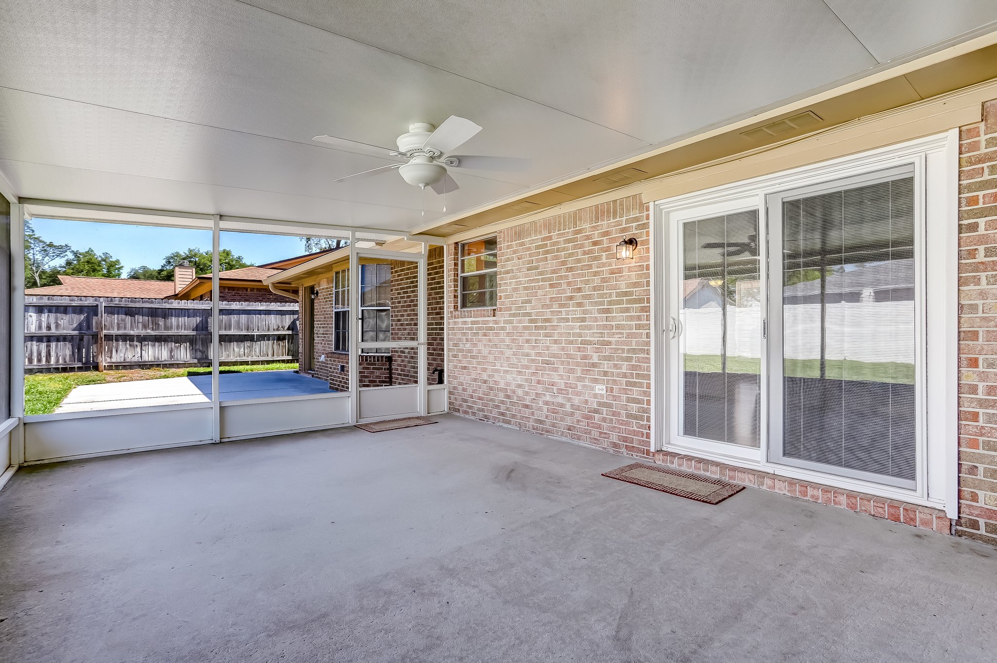 Screened-in Porch