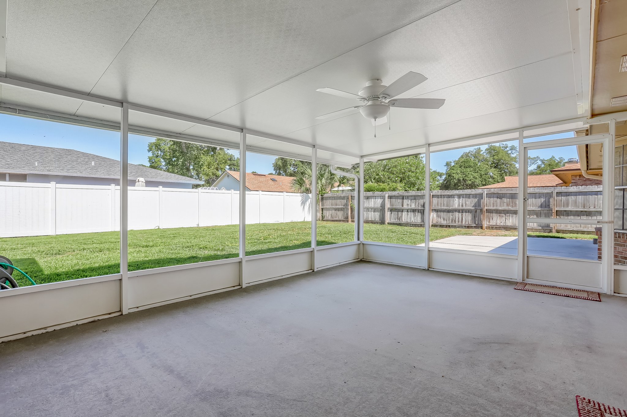 Screened-in Porch