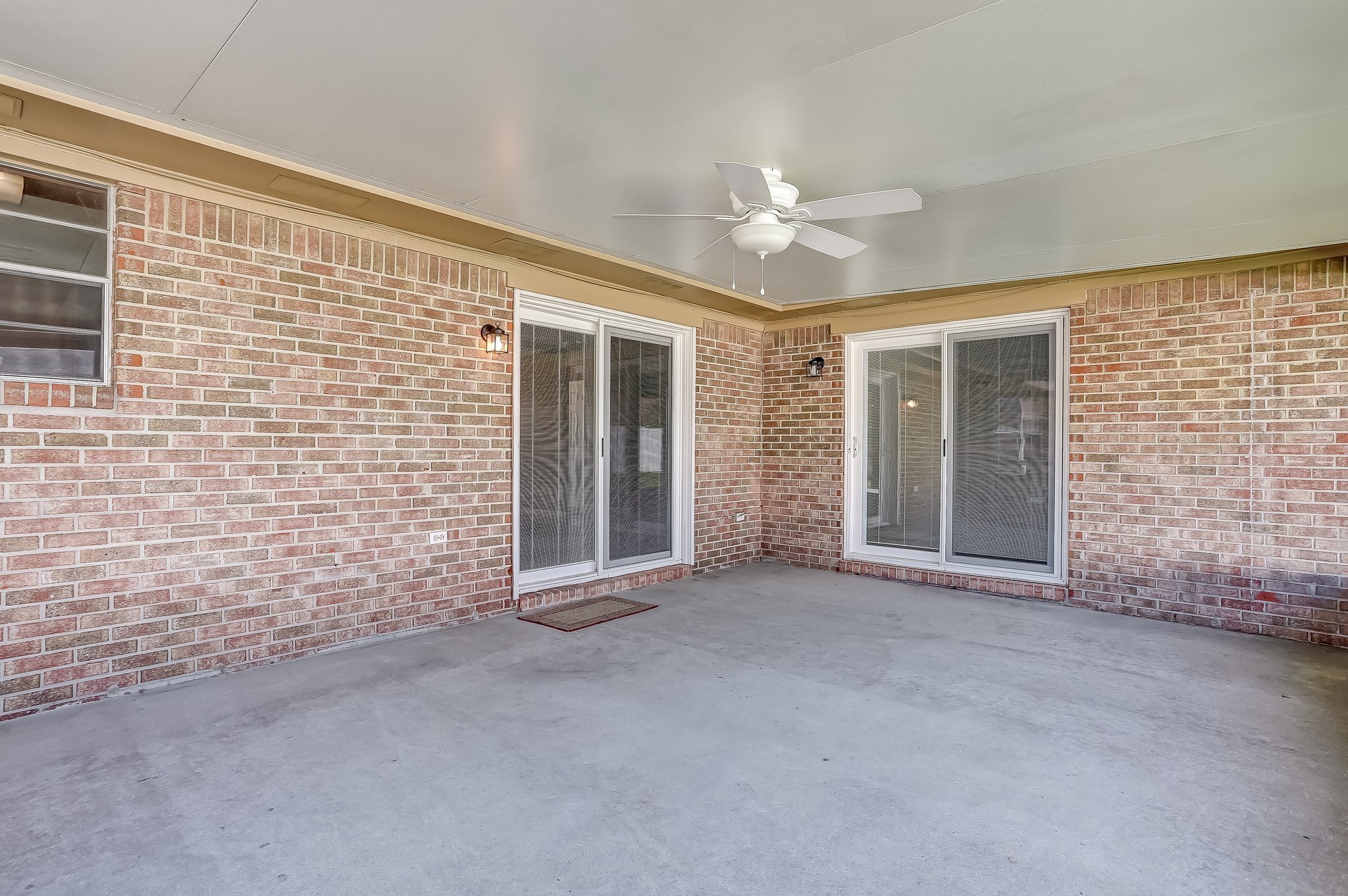 Screened-in Porch