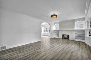  Photo 37
