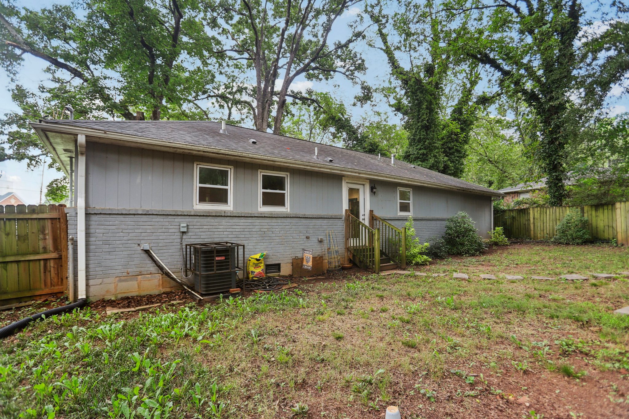 Turner Heights Dr-S1308-029.jpg