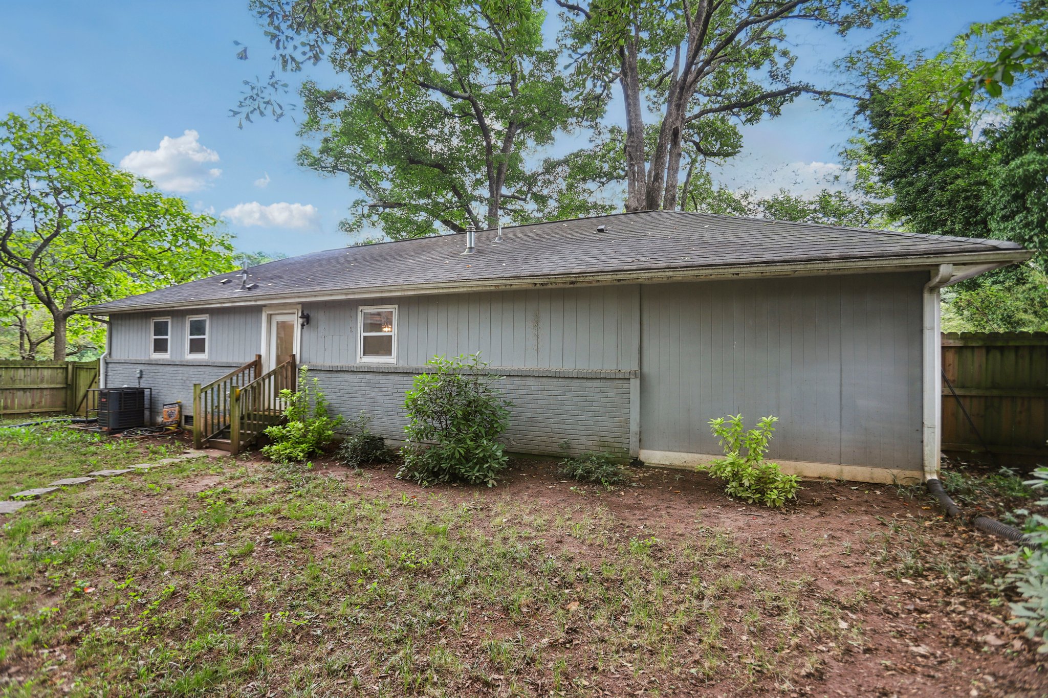 Turner Heights Dr-S1308-031.jpg
