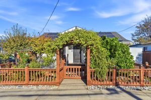  Photo 0