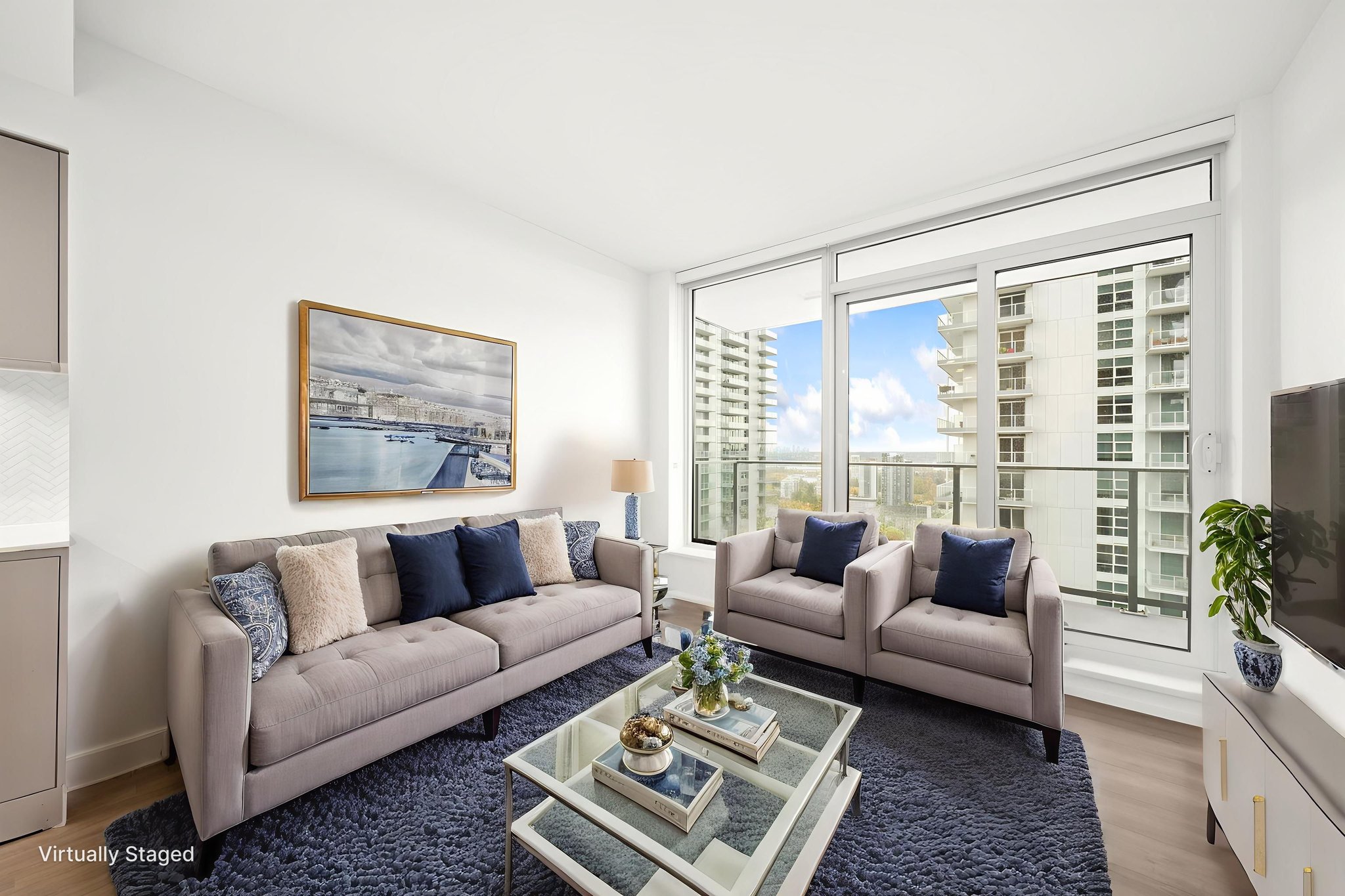 DSC08196 virtually staged.jpeg