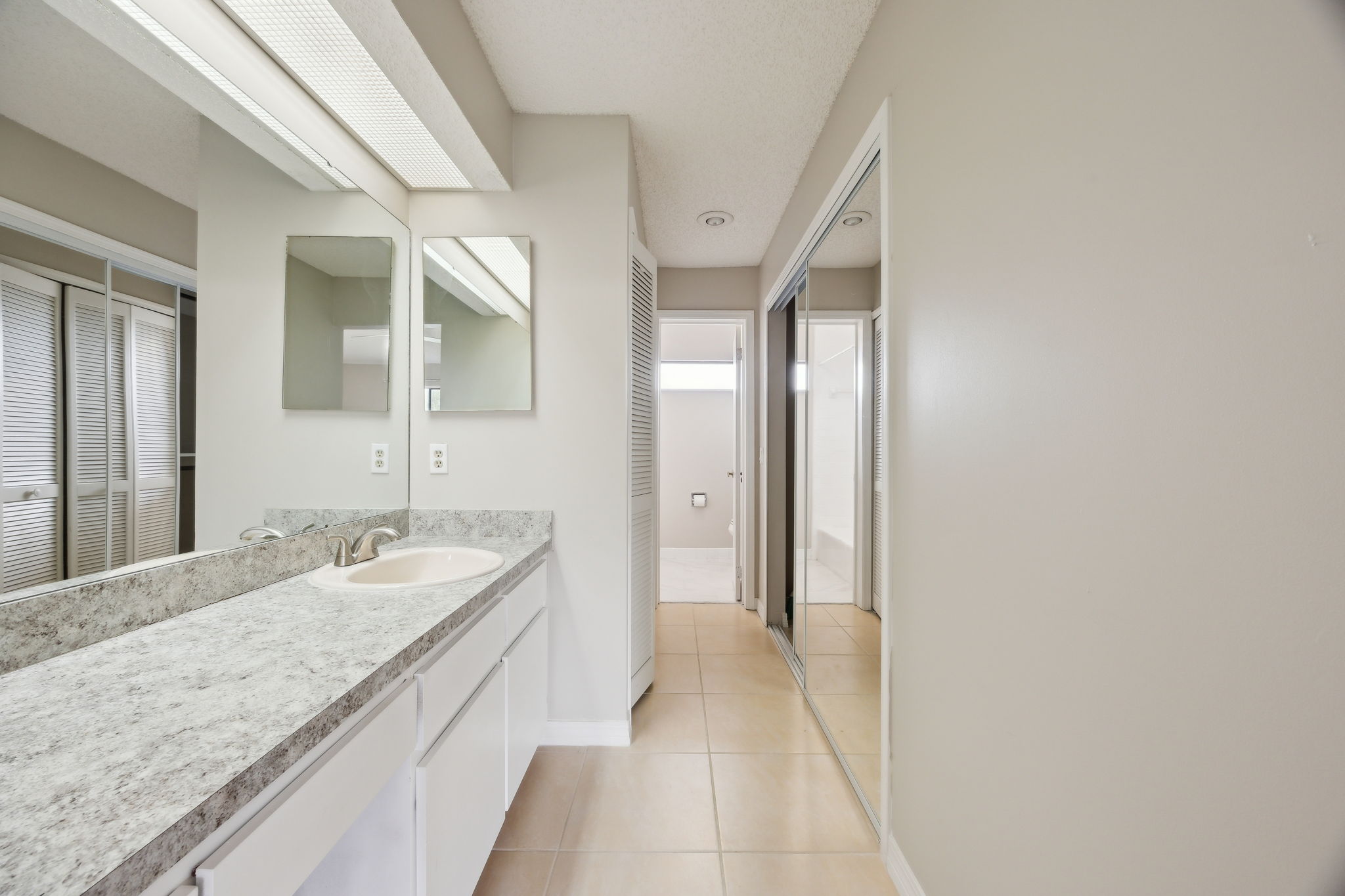 Primary Bedroom Closet