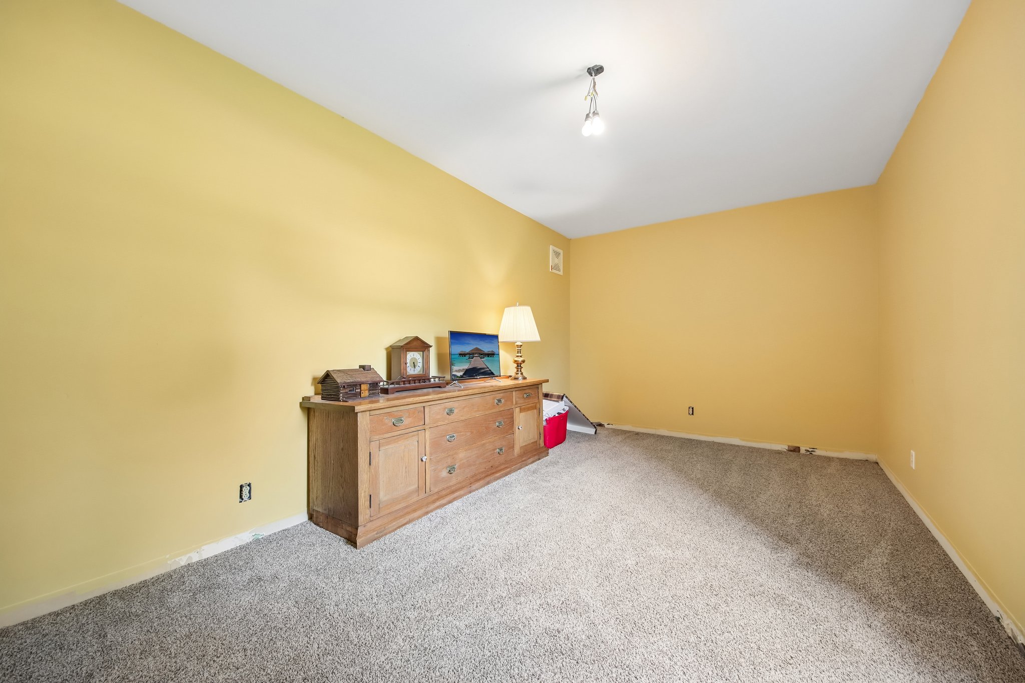 Standish Rd-S2906-019.jpg