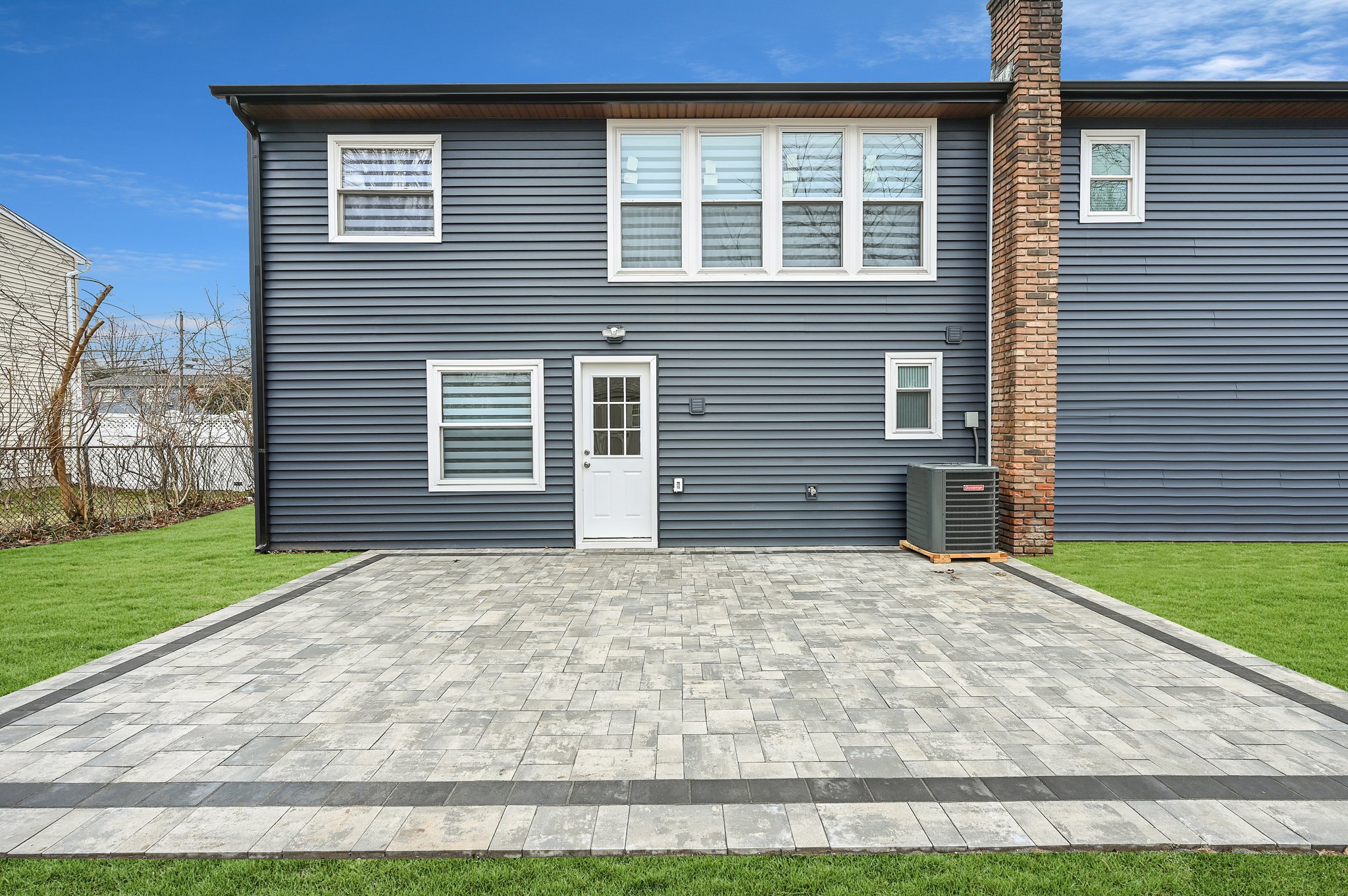 381 Garden St, West Islip, NY 11795, US Photo 5