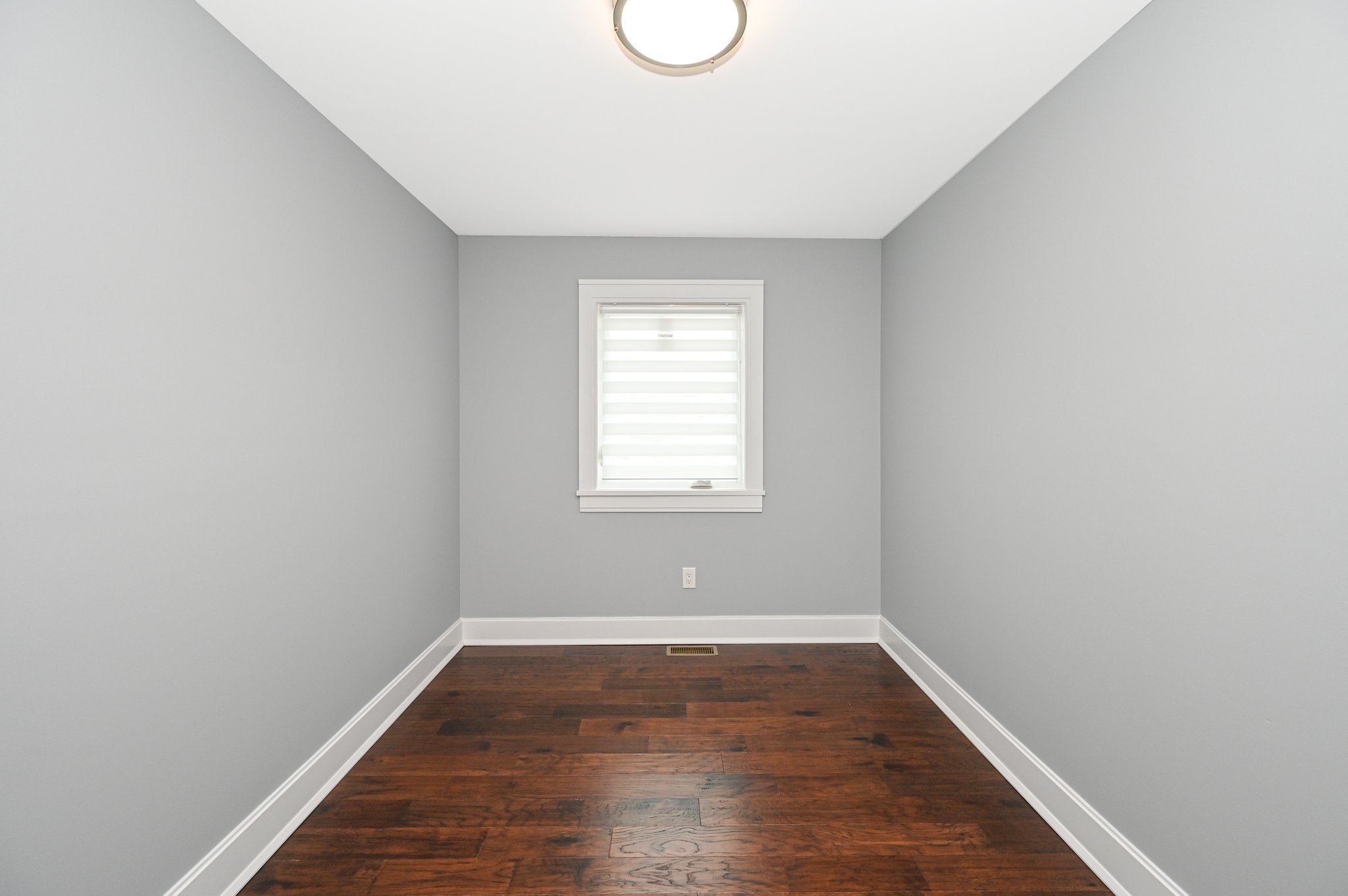 381 Garden St, West Islip, NY 11795, US Photo 23
