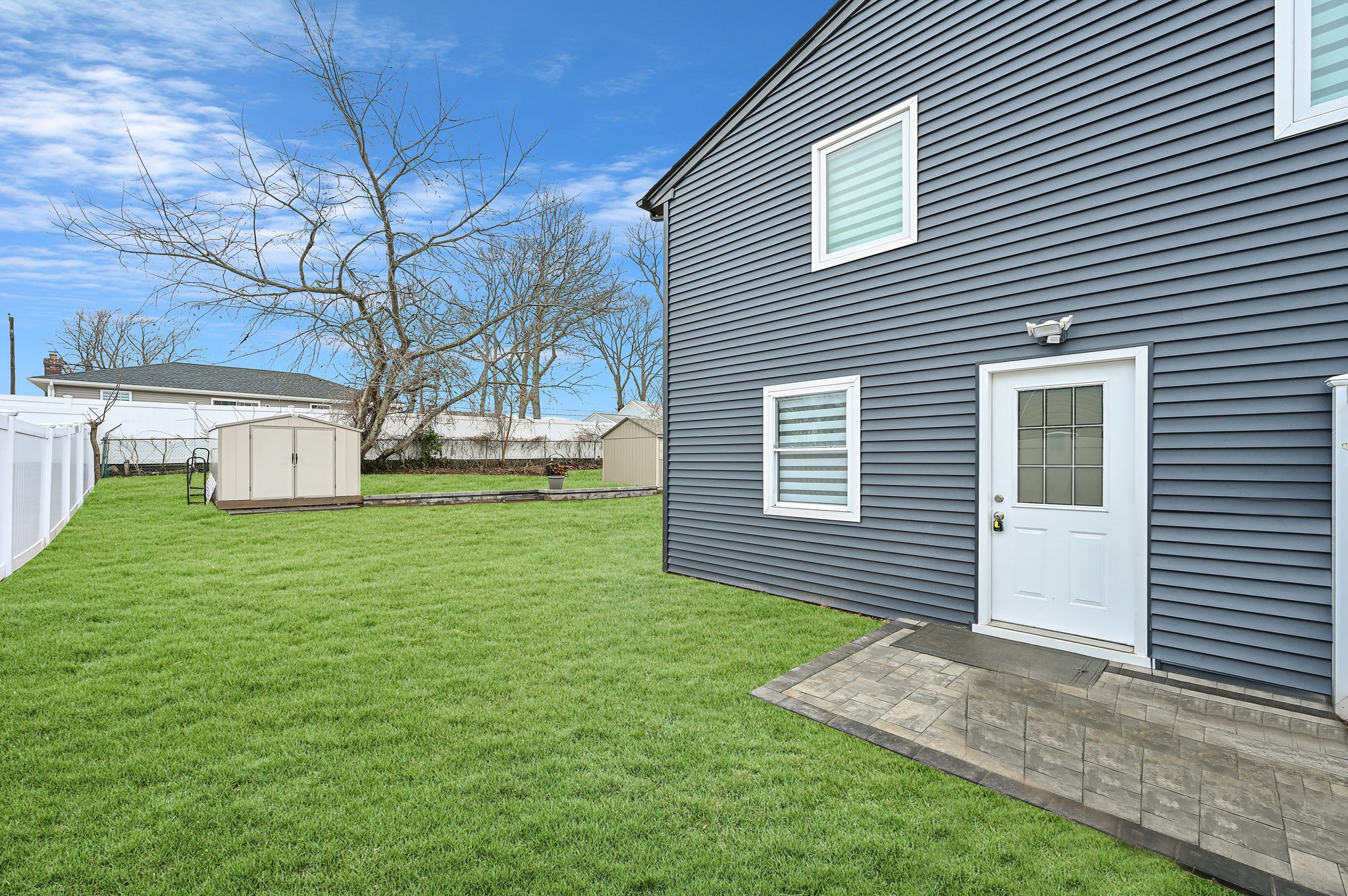 381 Garden St, West Islip, NY 11795, US Photo 4