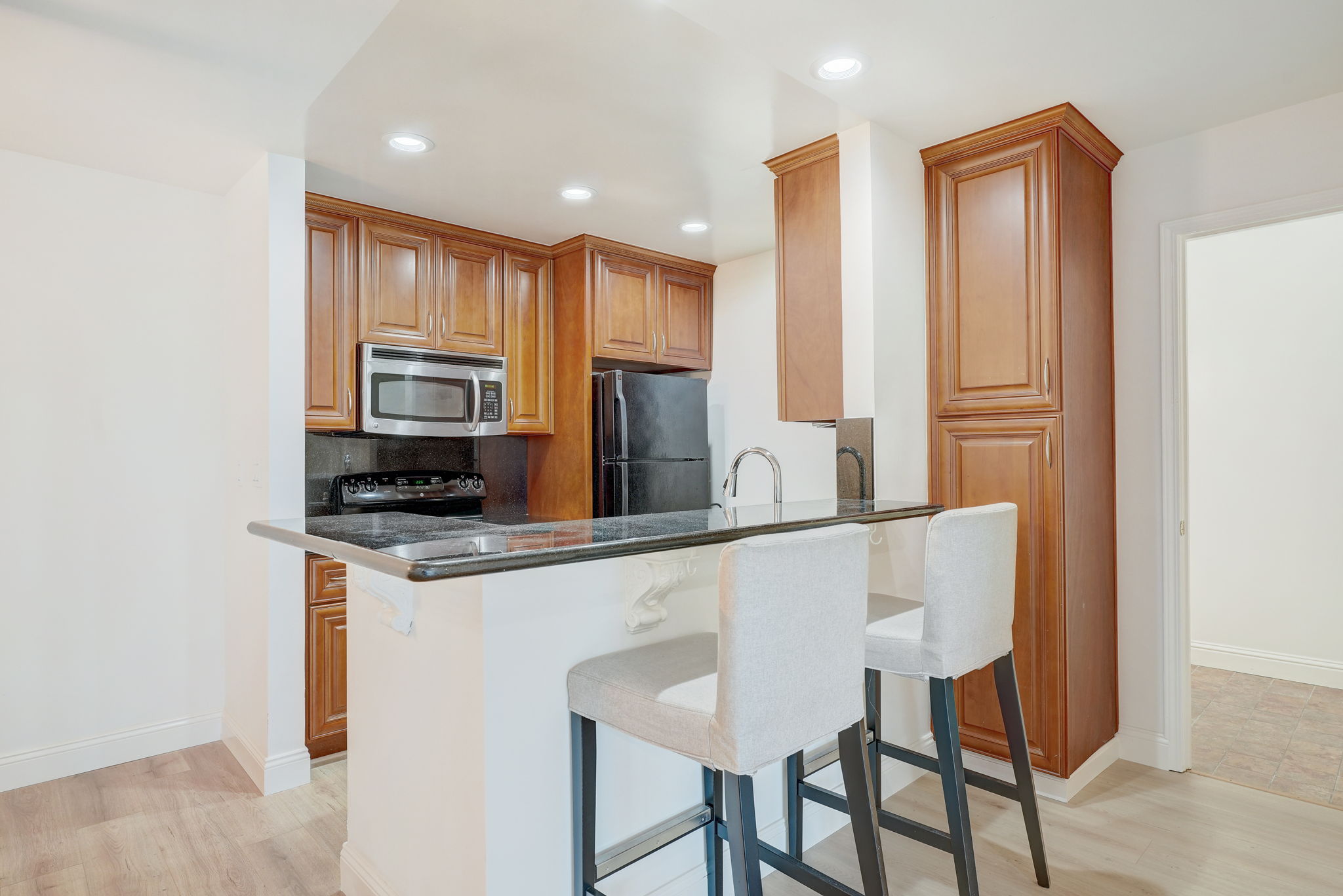 Half Moon Ln-014