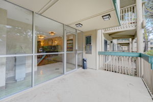 Half Moon Ln-035