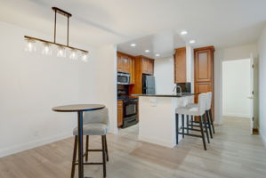 Half Moon Ln-011