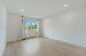Half Moon Ln-019