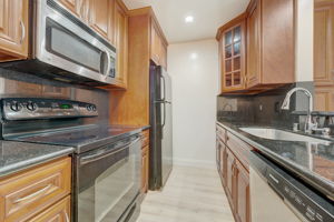 Half Moon Ln-017