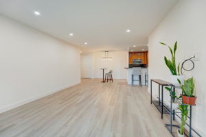 Half Moon Ln-010