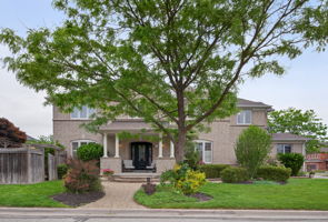381 McBride Crescent, Newmarket ON