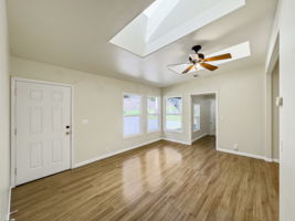  Photo 44
