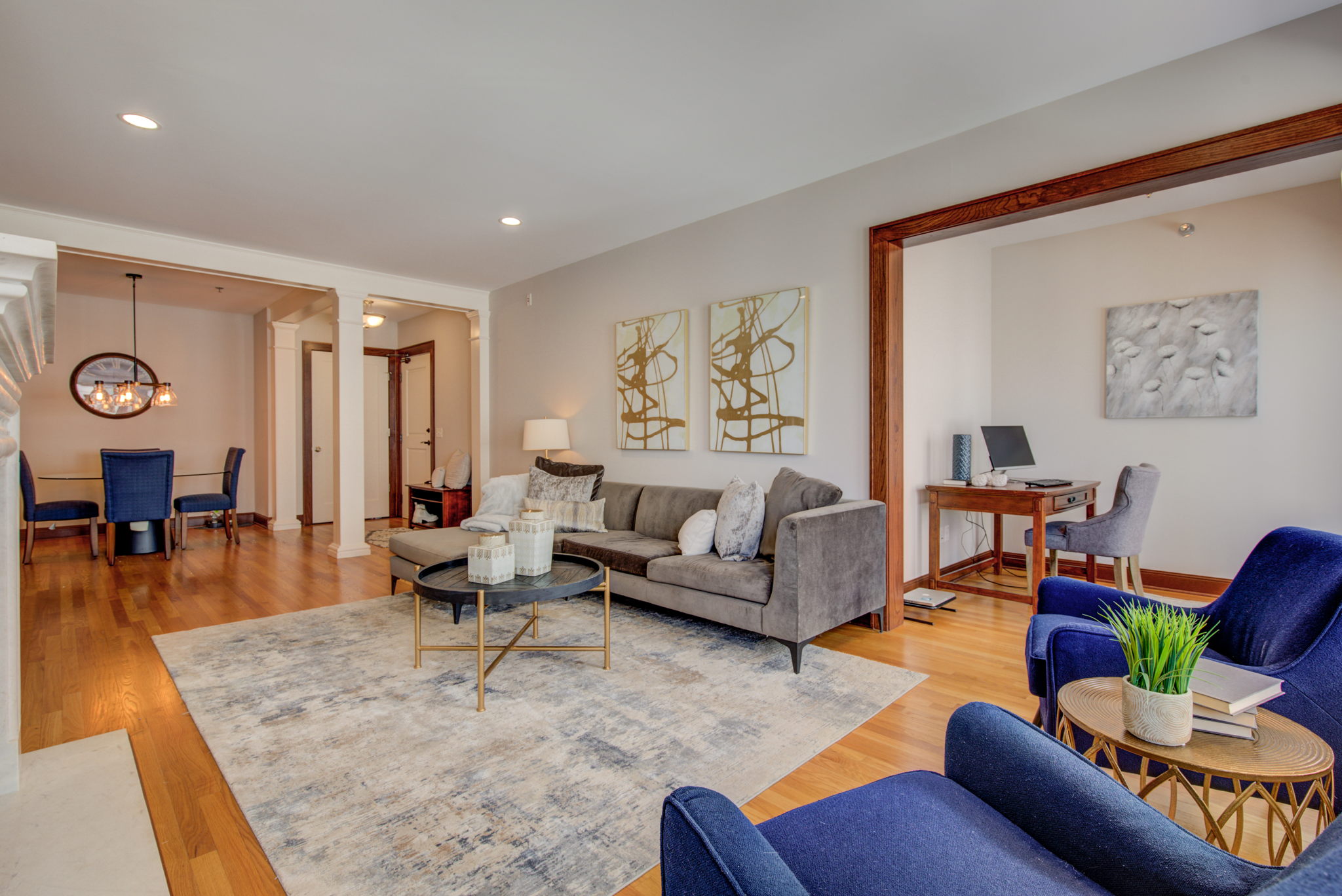 LIVINGROOM