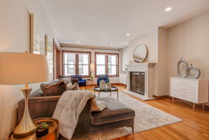 LIVINGROOM