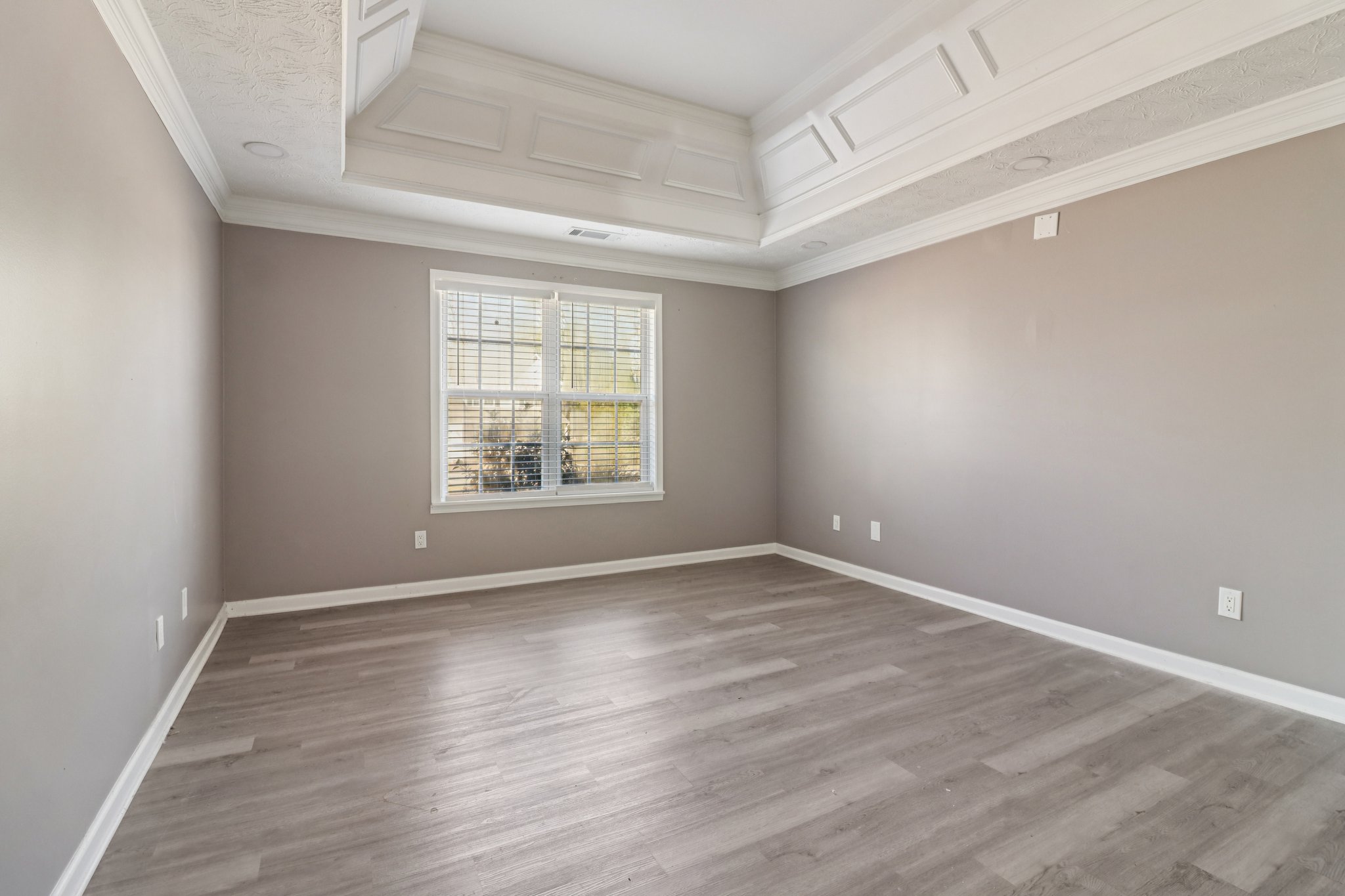 Weeping Willow Ln-S1112-023.jpg