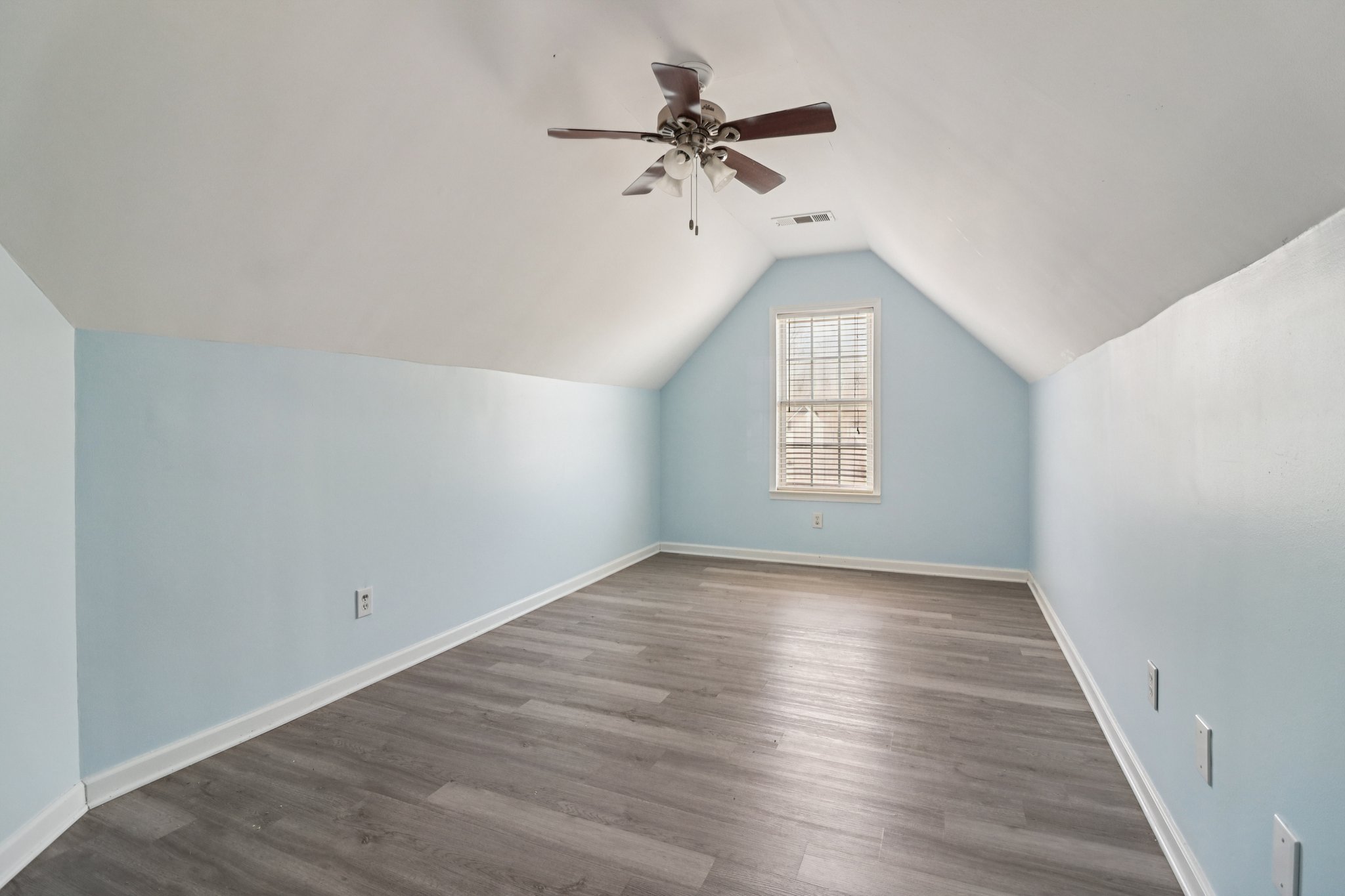 Weeping Willow Ln-S1112-036.jpg