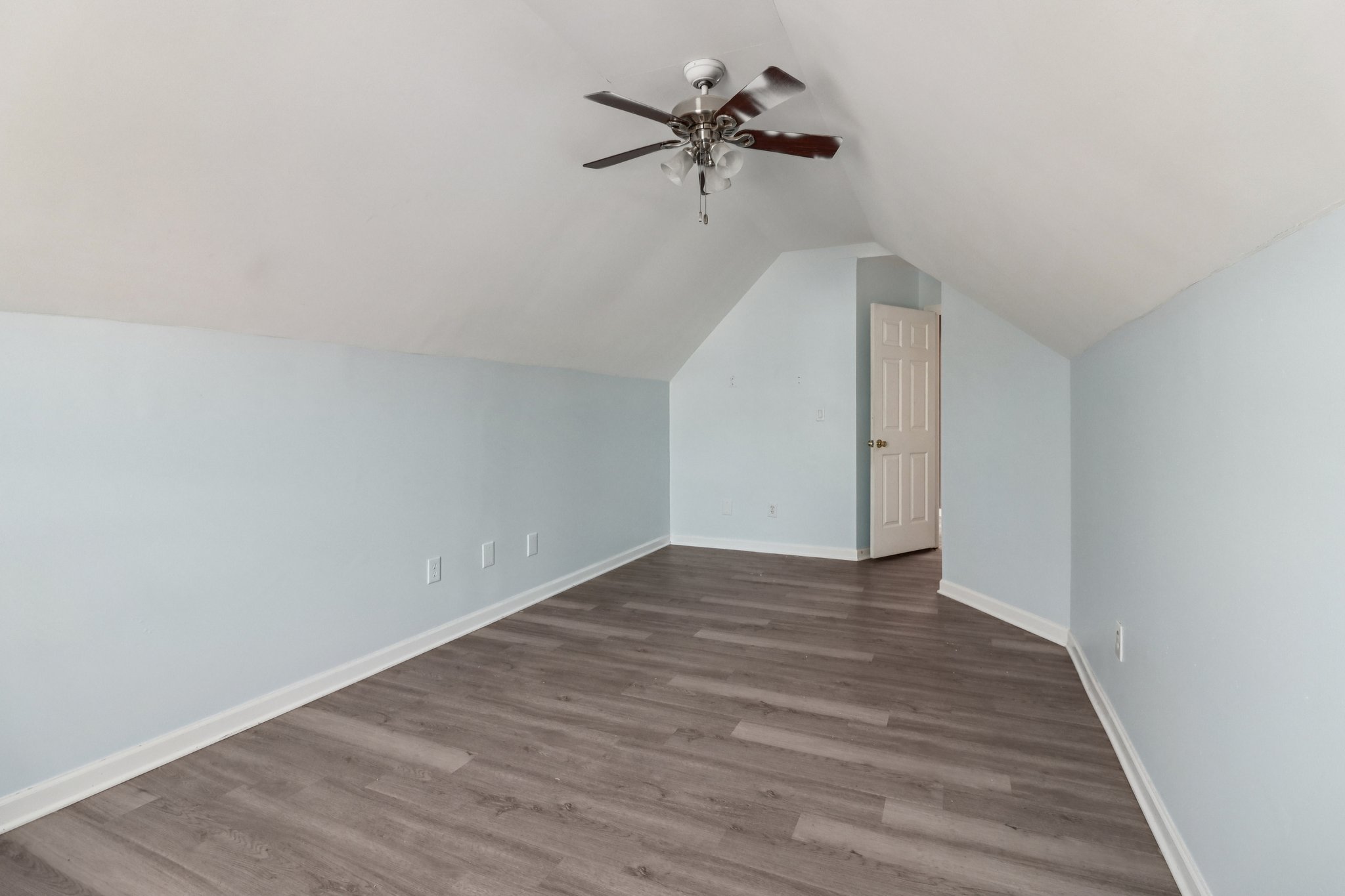 Weeping Willow Ln-S1112-038.jpg