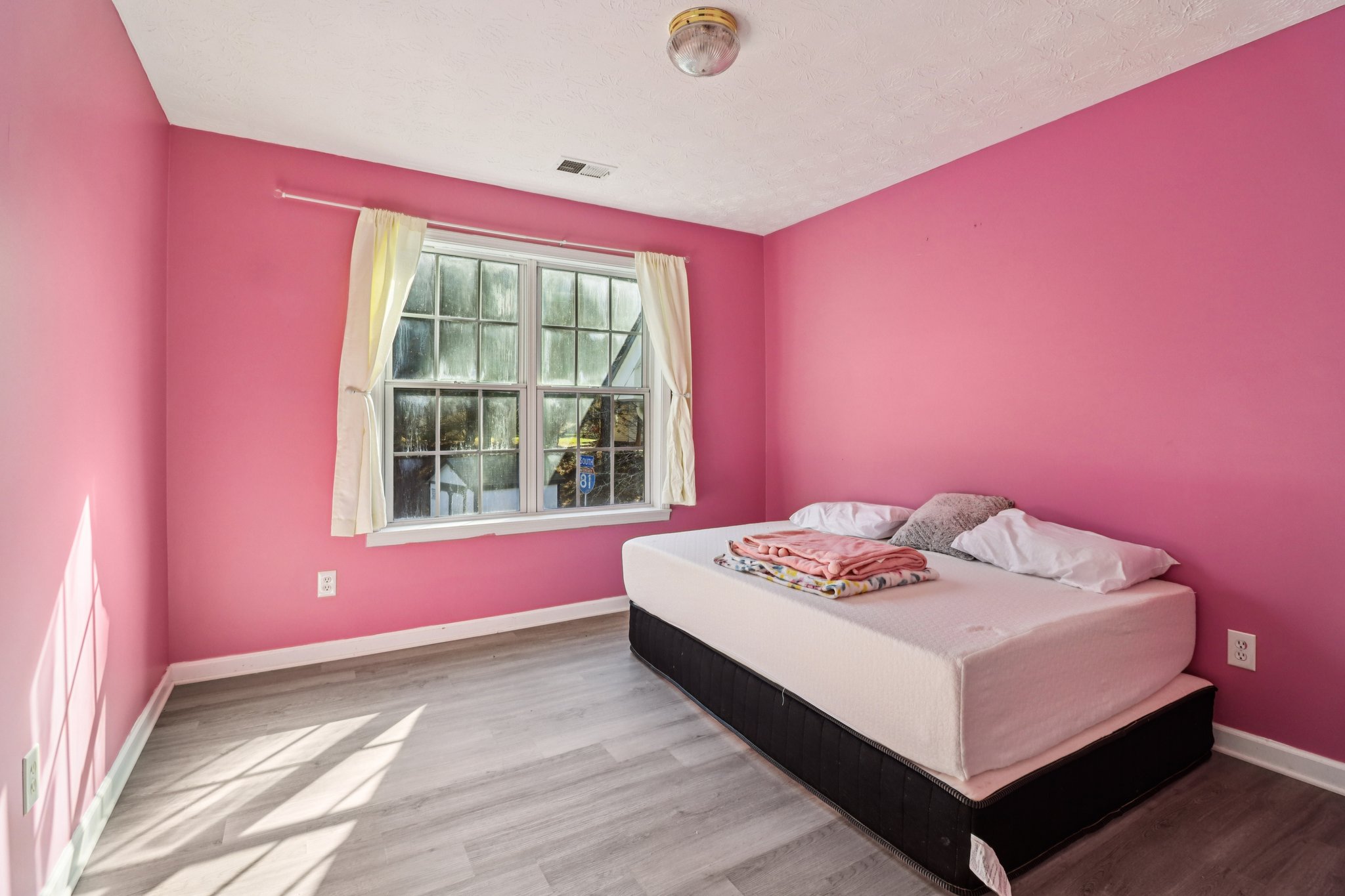 Weeping Willow Ln-S1112-040.jpg