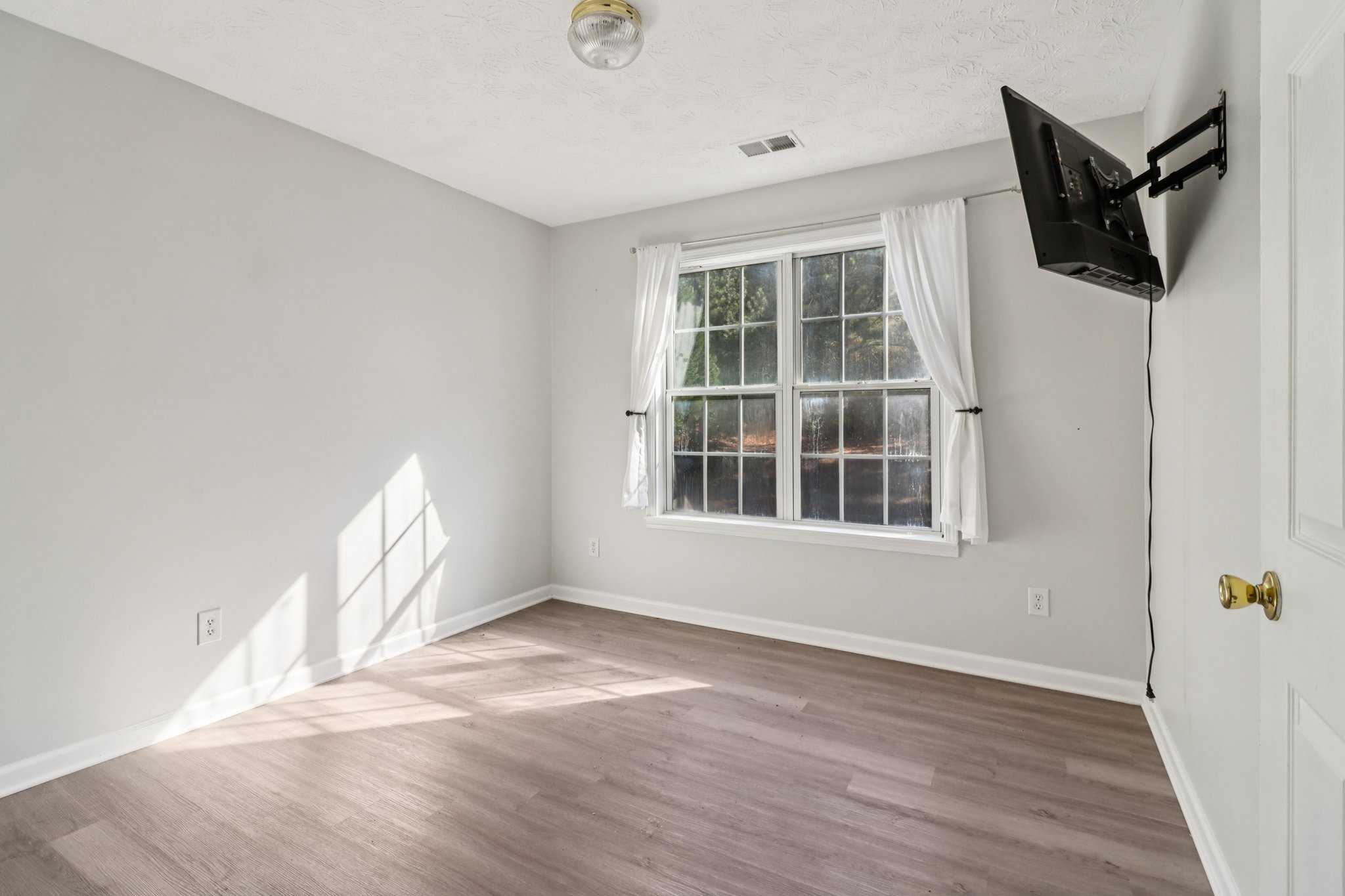 Weeping Willow Ln-S1112-044.jpg