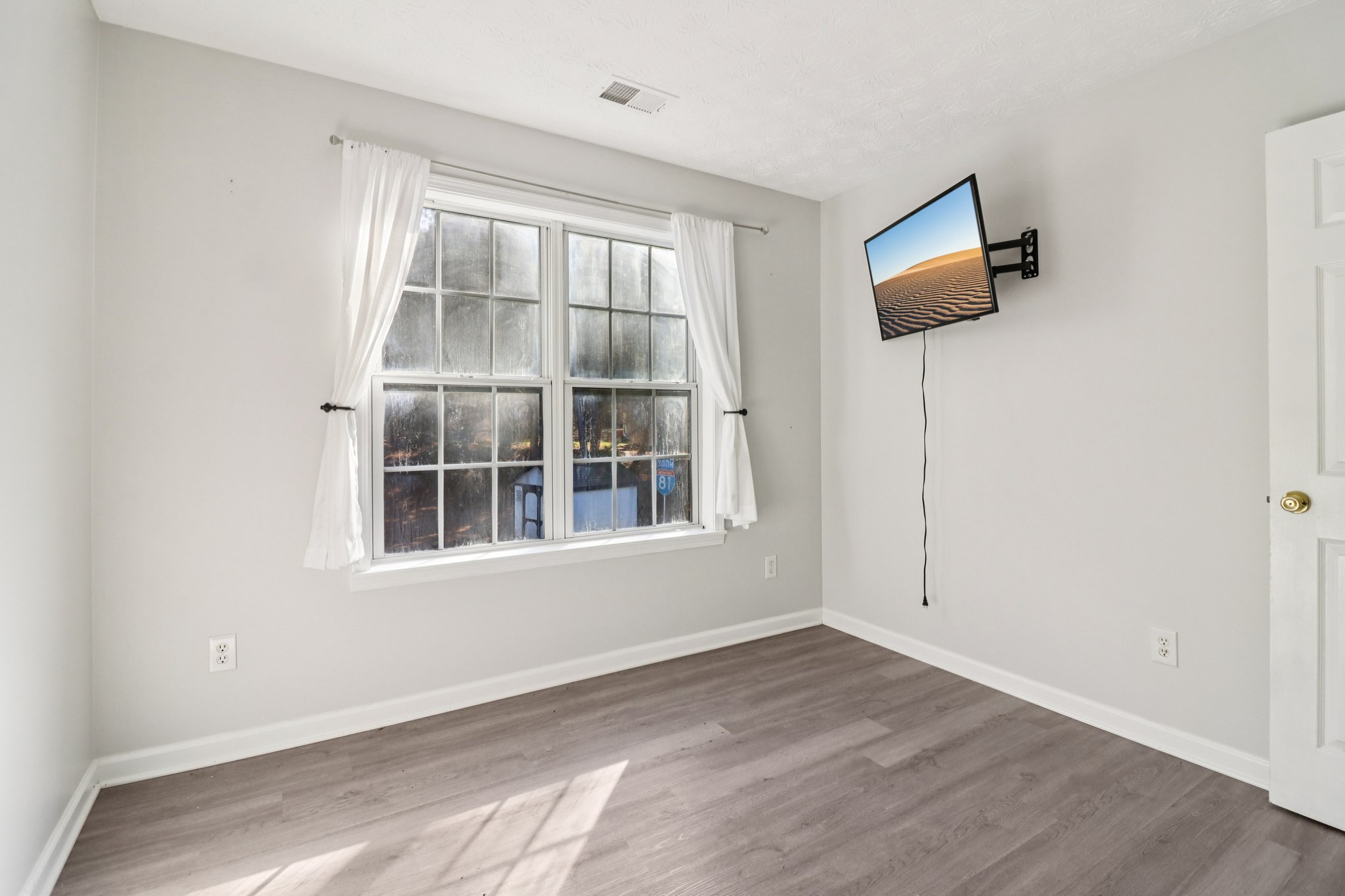 Weeping Willow Ln-S1112-045.jpg