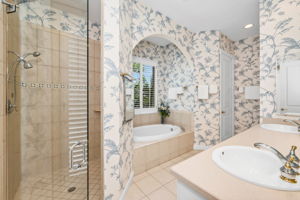 Owner's suite bathroom with soaking tub