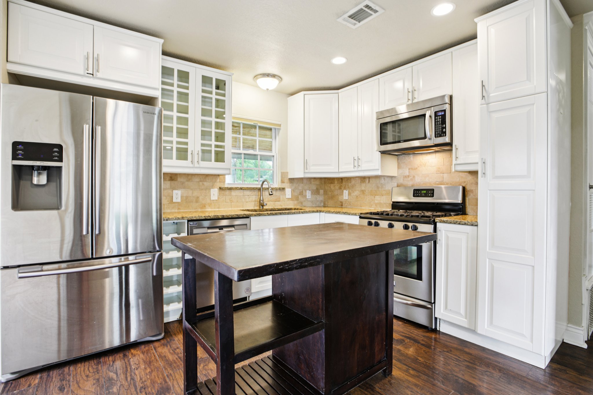 Byron Dr-1306-014.jpg