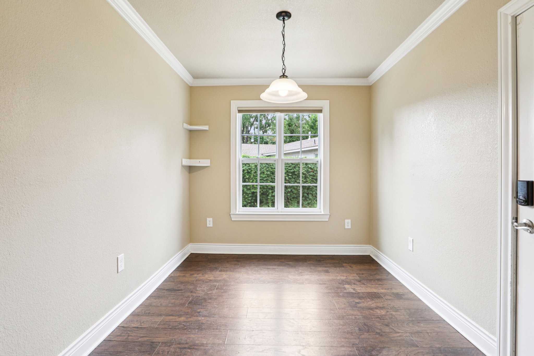 Byron Dr-1306-027.jpg