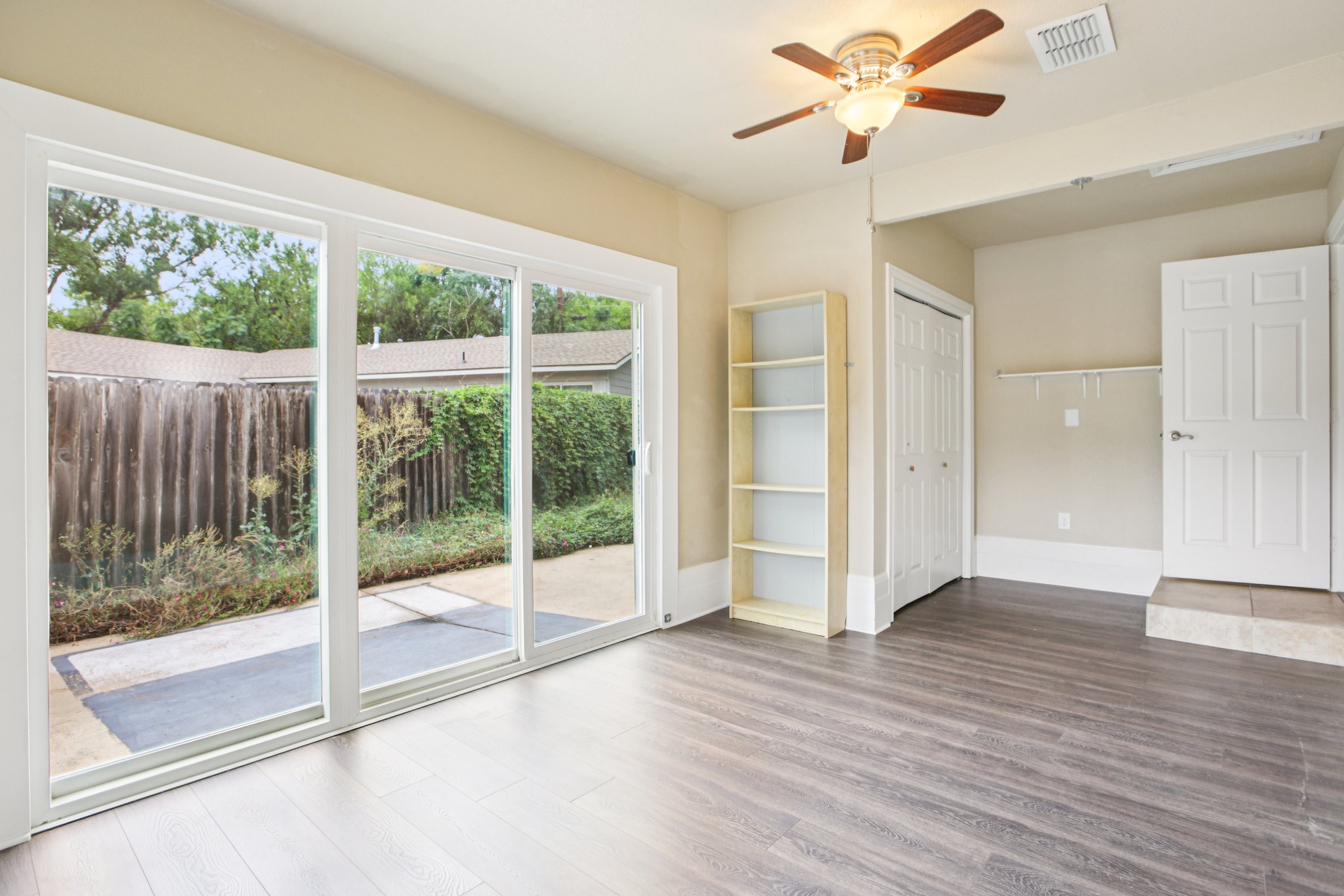 Byron Dr-1306-029.jpg