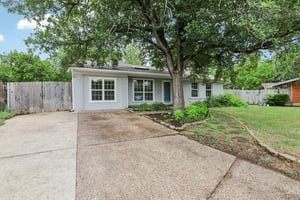 Byron Dr-1306-001.jpg