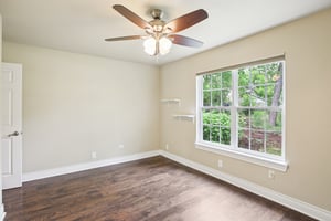 Byron Dr-1306-024.jpg