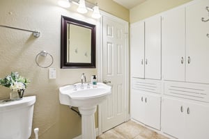 Byron Dr-1306-026.jpg